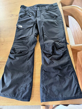 The North Face Insulated Snow Pants Black Medium